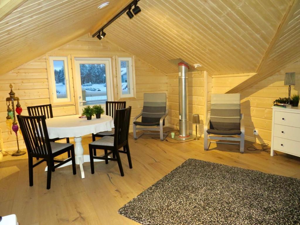 B&B Adventures Äkäslompolo Esterno foto